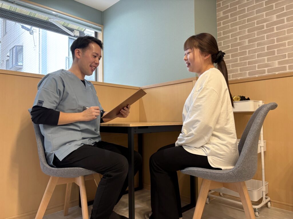 かごしま整体　心晴。カウンセリングの様子